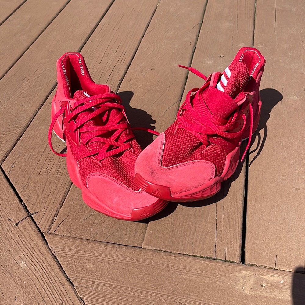 Nebraska team issued Adidas James Harden Vol. 4 basketball shoes